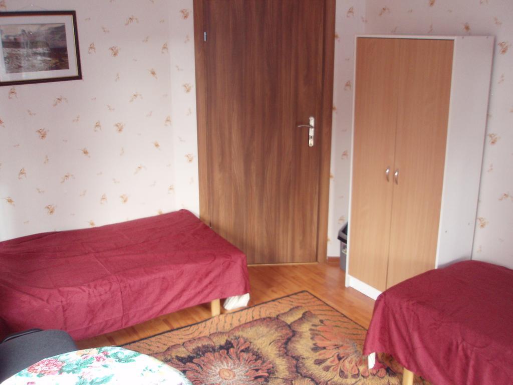 Oti Guesthouse تالين الغرفة الصورة